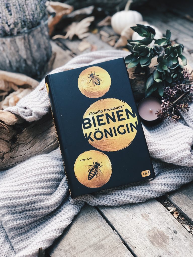 Rezension Claudia Praxmayer – Bienenkönigin