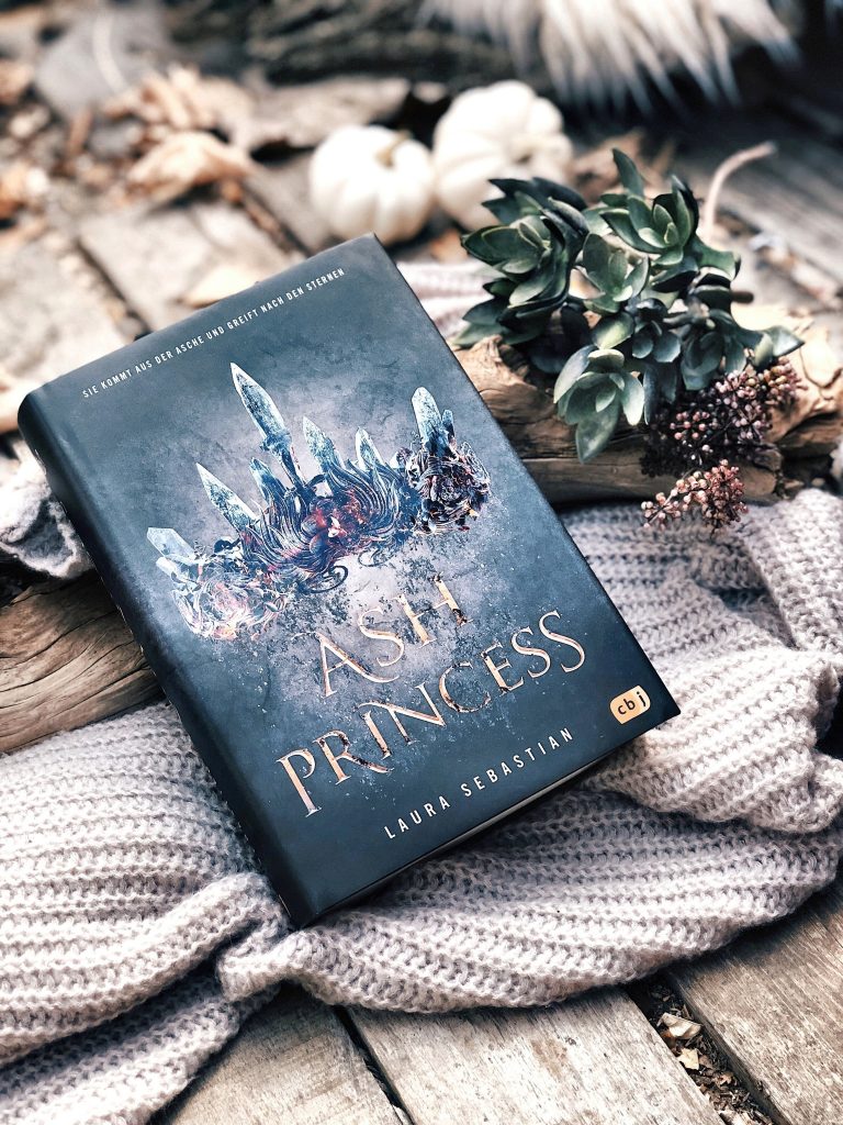 Rezension  Laura Sebastian – Ash Princess