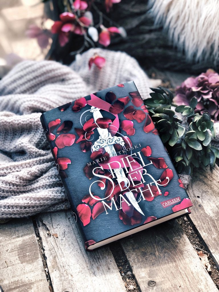 Rezension Marie Rutkoski – Spiel der Macht: Die Schatten von Valoria 1