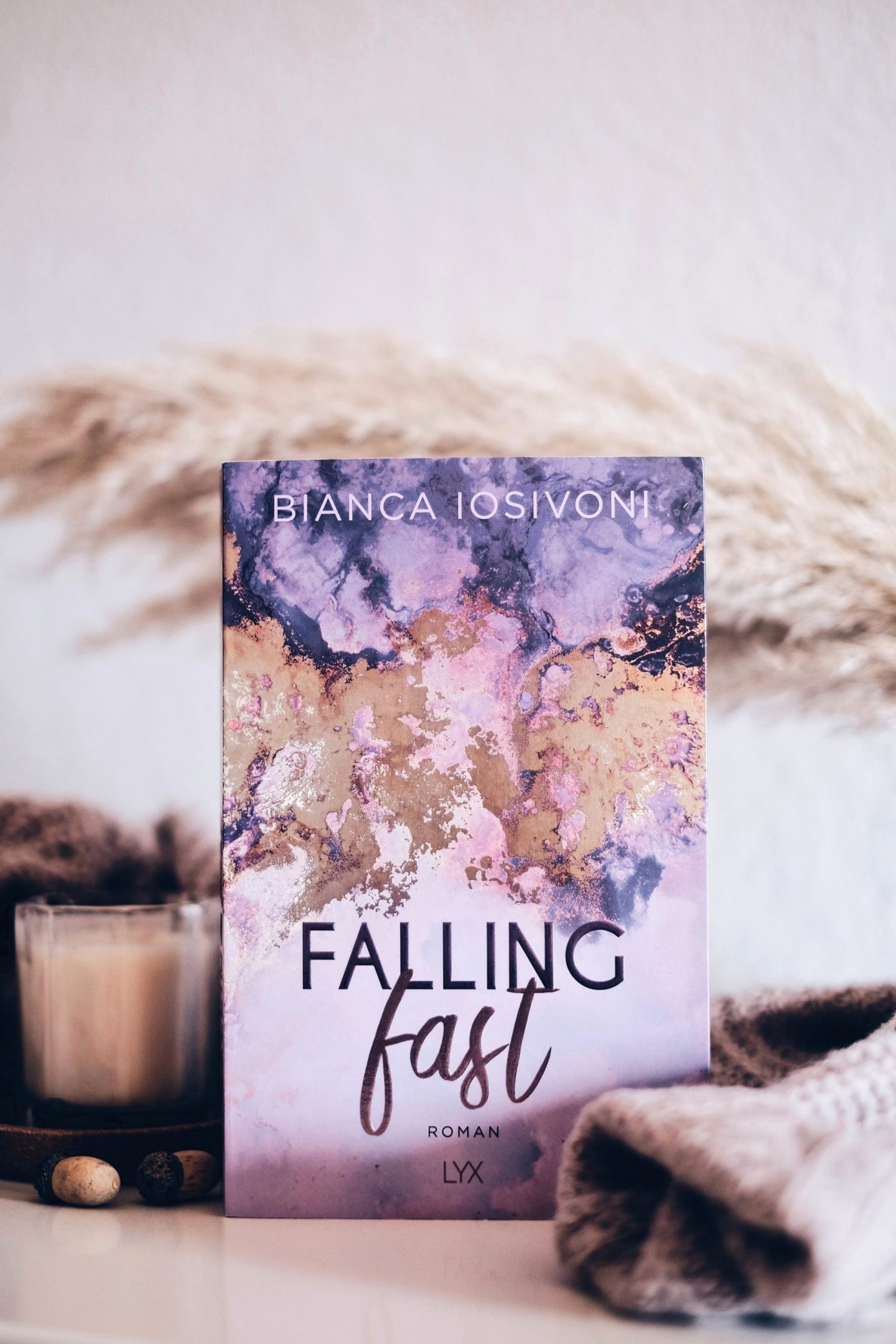 Kurzrezension Bianca Iosivoni – Falling Fast