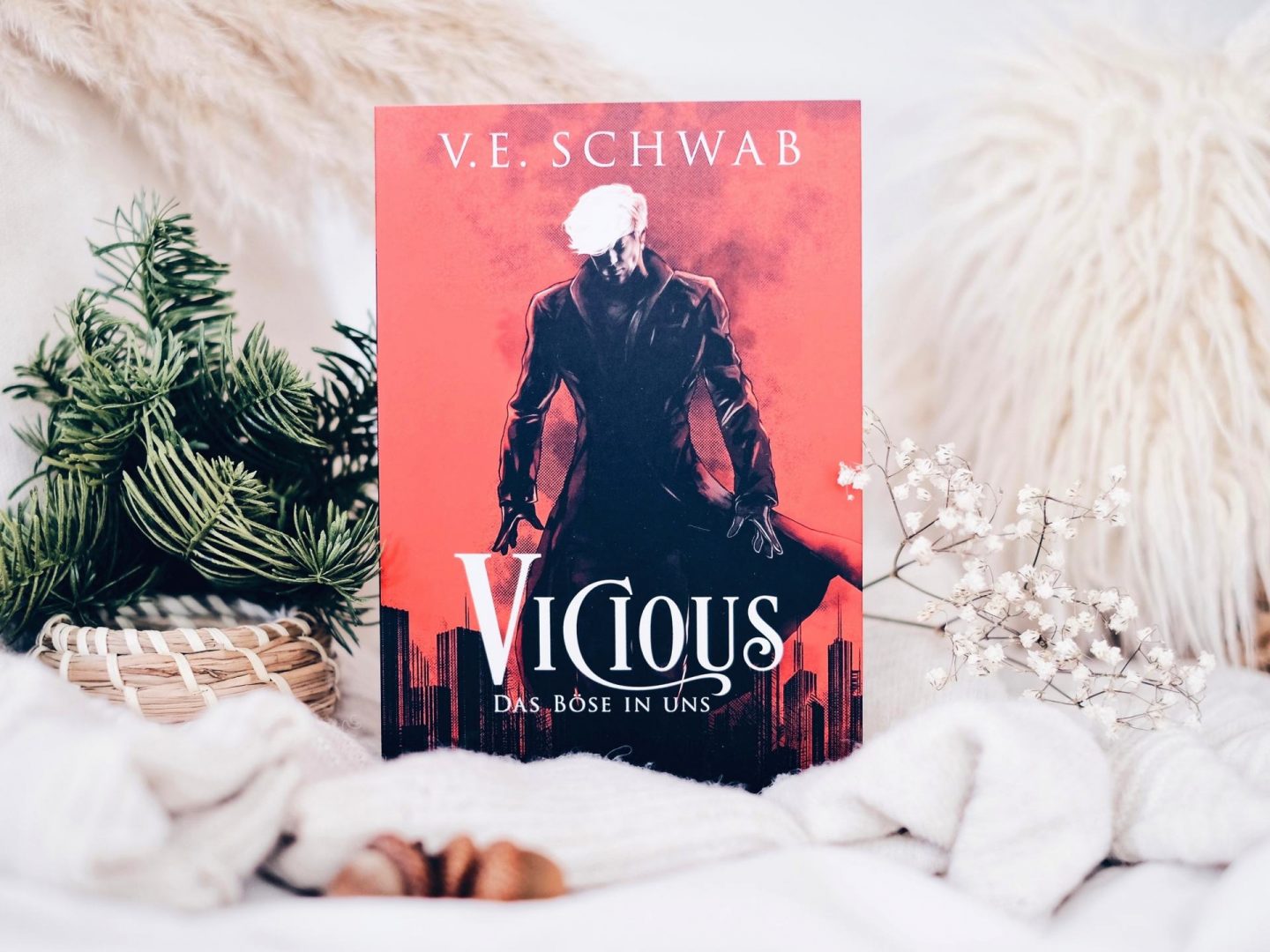 Rezension V.E. Schwab – Vicious: Das Böse in uns