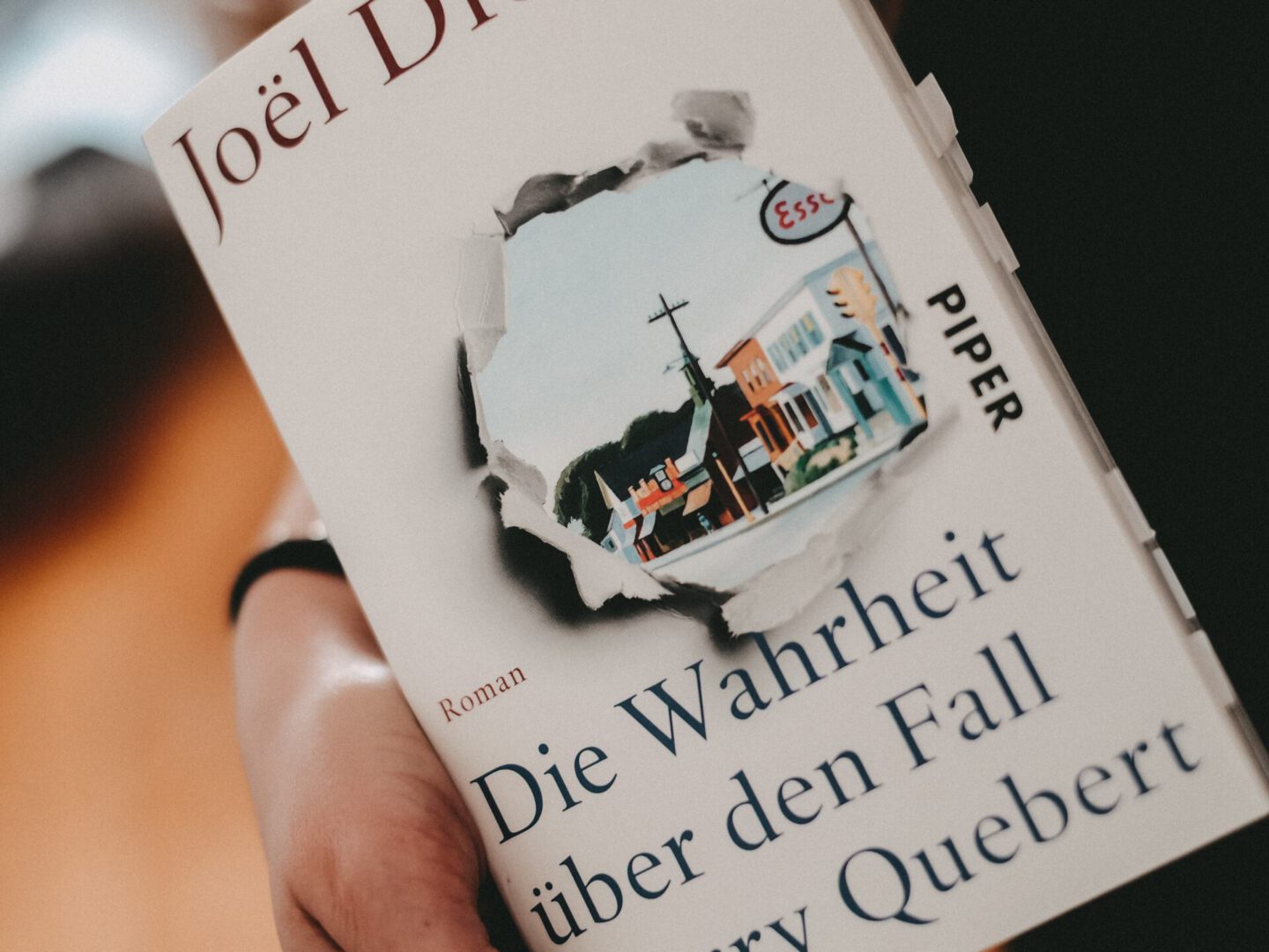 Rezension Joël Dicker – Die Wahrheit über den Fall Harry Quebert