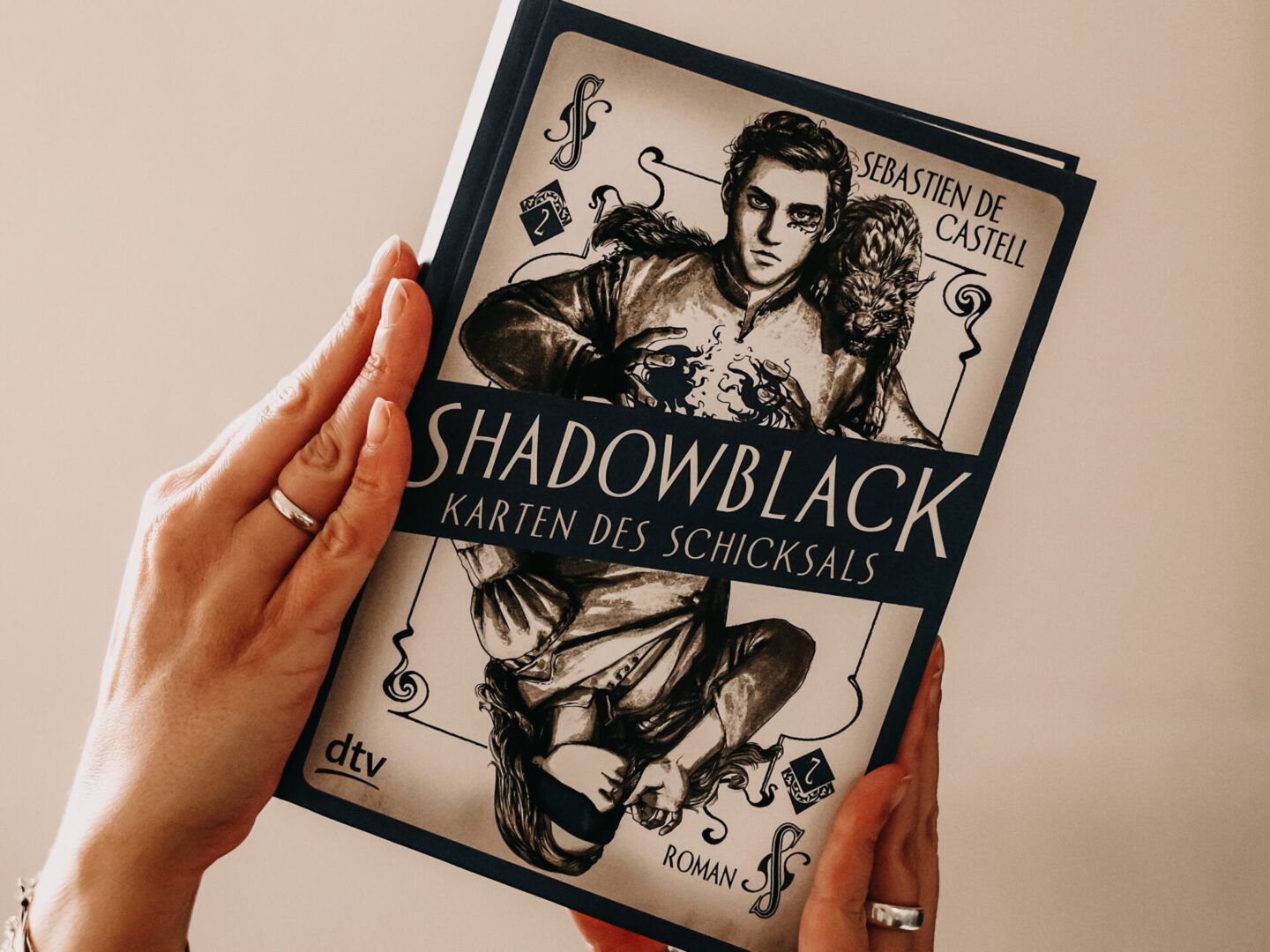 Rezension Sebastien De Castell – Shadowblack: Karten des Schicksals